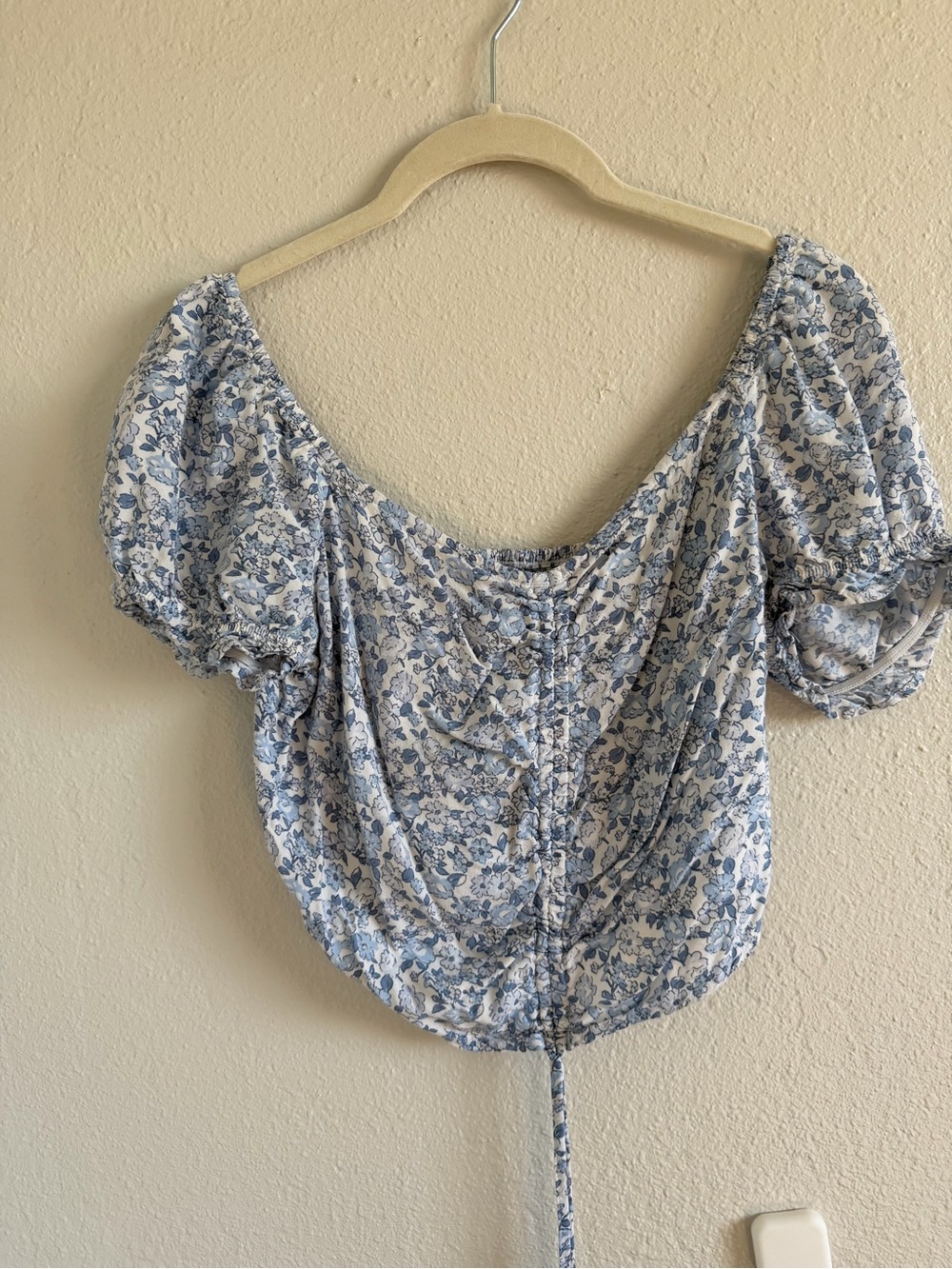 Hollister Light Blue and White Floral Puff-Sleeve Top